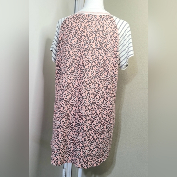 Honey Me Top, Size Medium, Short Raglan sleeves, light weight - Picture 3 of 6